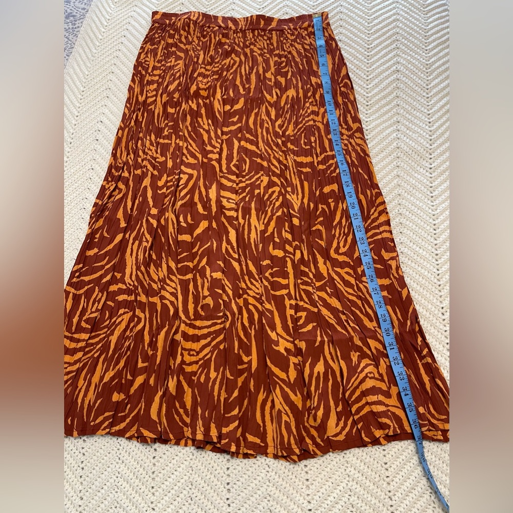 Avenue long skirt in burnt orange with elastic waist